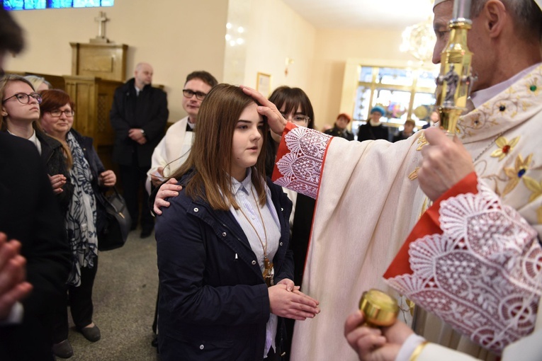 Bierzmowanie u Matki Bożej Nieustającej Pomocy w Mielcu - cz. 1
