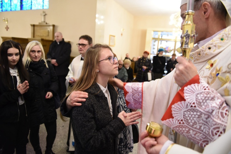 Bierzmowanie u Matki Bożej Nieustającej Pomocy w Mielcu - cz. 1