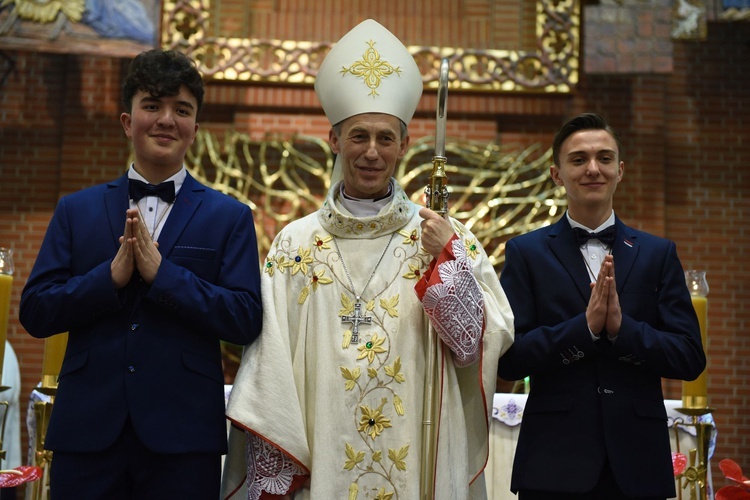 Bierzmowanie u Matki Bożej Nieustającej Pomocy w Mielcu - cz. 2