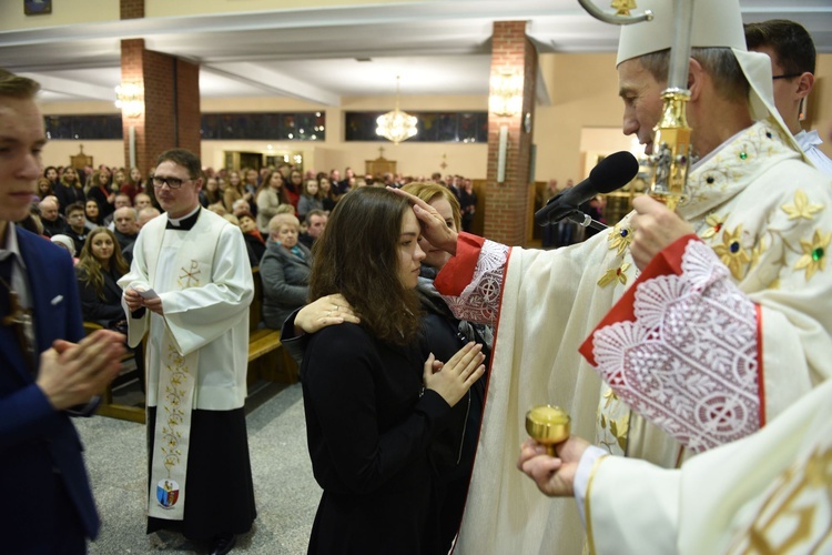 Bierzmowanie u Matki Bożej Nieustającej Pomocy w Mielcu - cz. 2