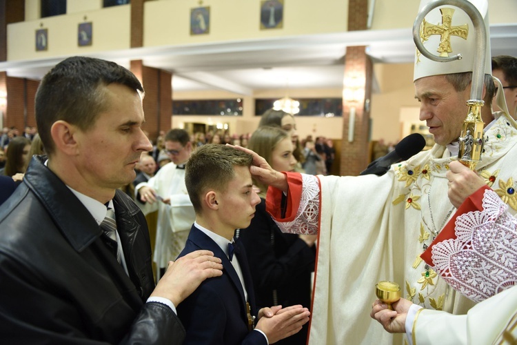 Bierzmowanie u Matki Bożej Nieustającej Pomocy w Mielcu - cz. 2