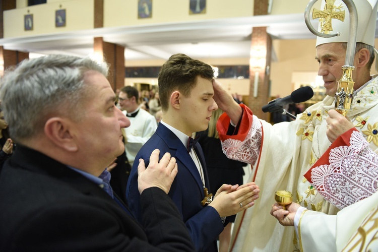 Bierzmowanie u Matki Bożej Nieustającej Pomocy w Mielcu - cz. 2