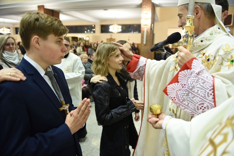 Bierzmowanie u Matki Bożej Nieustającej Pomocy w Mielcu - cz. 2