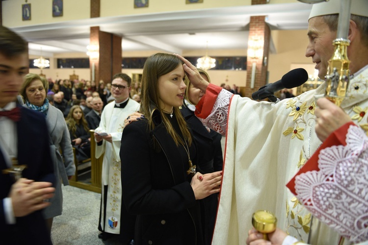 Bierzmowanie u Matki Bożej Nieustającej Pomocy w Mielcu - cz. 2