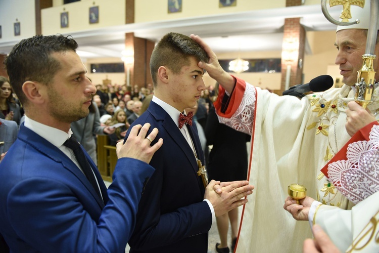 Bierzmowanie u Matki Bożej Nieustającej Pomocy w Mielcu - cz. 2