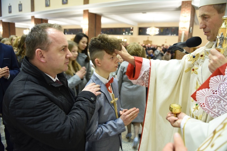 Bierzmowanie u Matki Bożej Nieustającej Pomocy w Mielcu - cz. 2