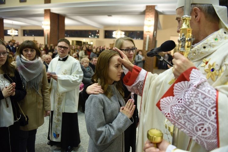 Bierzmowanie u Matki Bożej Nieustającej Pomocy w Mielcu - cz. 2