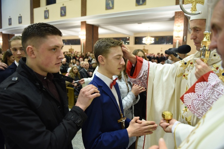 Bierzmowanie u Matki Bożej Nieustającej Pomocy w Mielcu - cz. 2