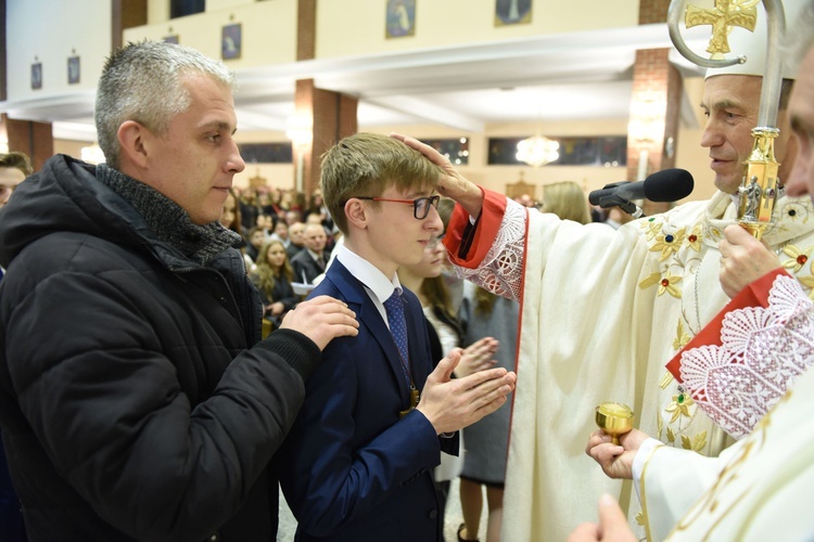 Bierzmowanie u Matki Bożej Nieustającej Pomocy w Mielcu - cz. 2