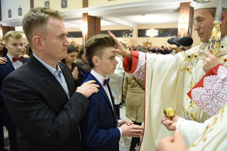 Bierzmowanie u Matki Bożej Nieustającej Pomocy w Mielcu - cz. 2