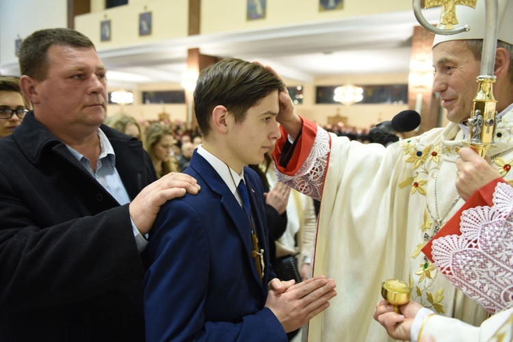 Bierzmowanie u Matki Bożej Nieustającej Pomocy w Mielcu - cz. 2