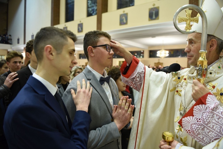 Bierzmowanie u Matki Bożej Nieustającej Pomocy w Mielcu - cz. 2