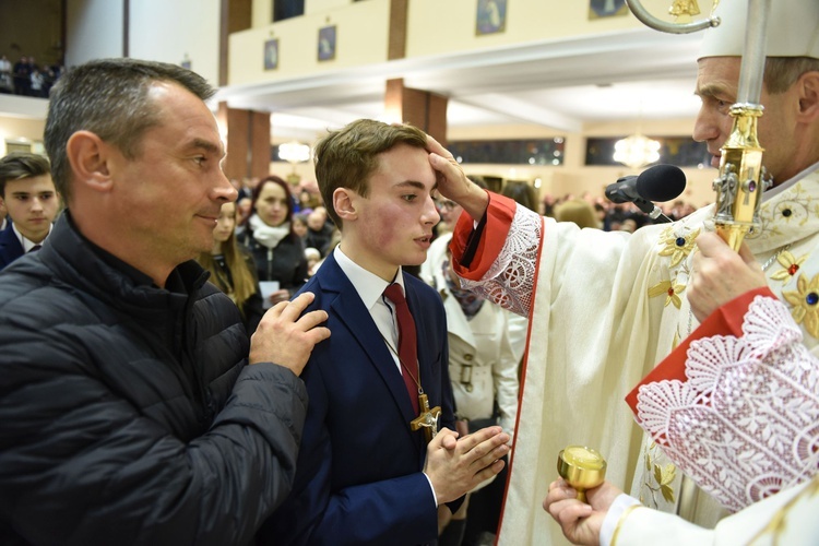 Bierzmowanie u Matki Bożej Nieustającej Pomocy w Mielcu - cz. 2