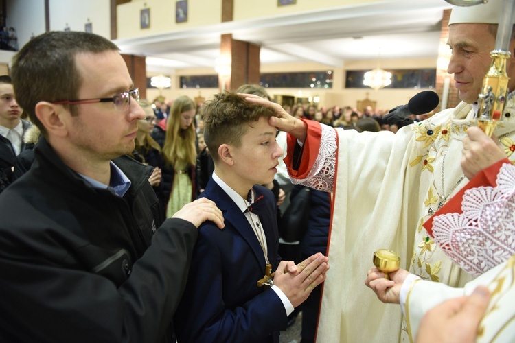 Bierzmowanie u Matki Bożej Nieustającej Pomocy w Mielcu - cz. 2