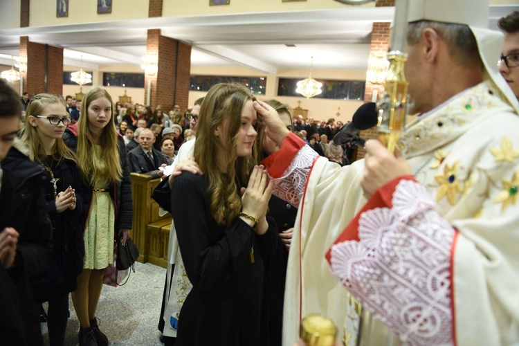 Bierzmowanie u Matki Bożej Nieustającej Pomocy w Mielcu - cz. 2