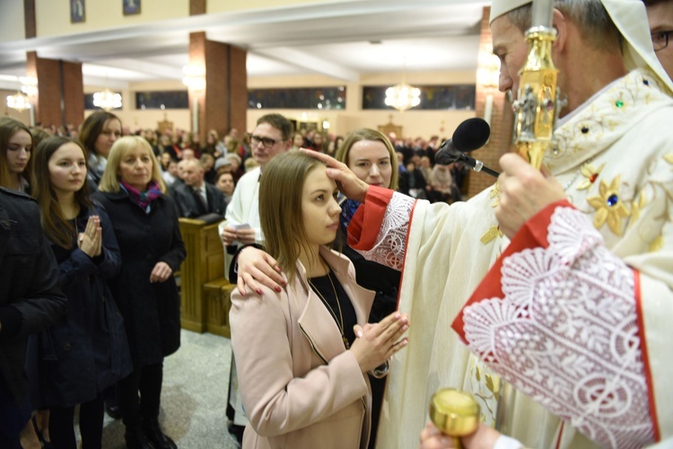 Bierzmowanie u Matki Bożej Nieustającej Pomocy w Mielcu - cz. 2