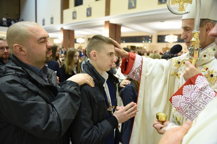 Bierzmowanie u Matki Bożej Nieustającej Pomocy w Mielcu - cz. 2