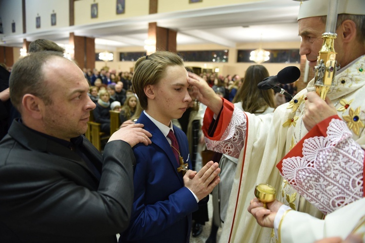 Bierzmowanie u Matki Bożej Nieustającej Pomocy w Mielcu - cz. 2