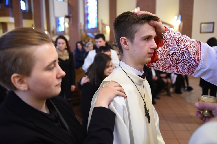 Bierzmowanie w par. Miłosierdzia Bożego w Brzesku