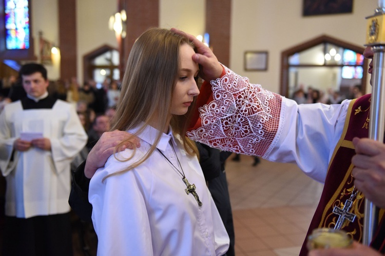 Bierzmowanie w par. Miłosierdzia Bożego w Brzesku