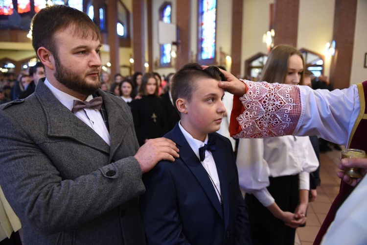 Bierzmowanie w par. Miłosierdzia Bożego w Brzesku