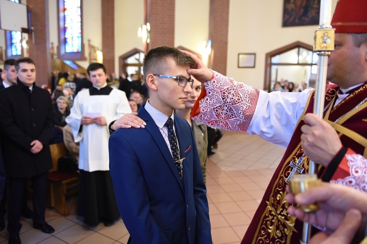 Bierzmowanie w par. Miłosierdzia Bożego w Brzesku