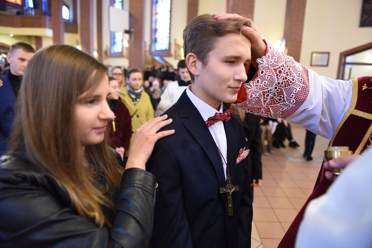 Bierzmowanie w par. Miłosierdzia Bożego w Brzesku