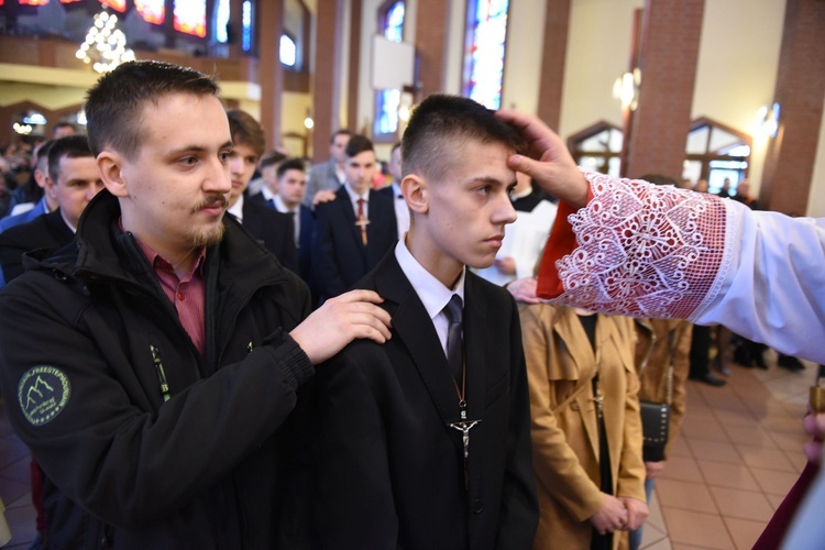 Bierzmowanie w par. Miłosierdzia Bożego w Brzesku