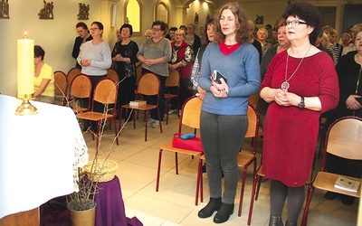 Uczestnicy spotkania w Ostrowcu źródła siły do pracy na rzecz innych szukali w Eucharystii.       