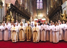 ▲	Arcybiskup przypomniał ważną rolę osób zanoszących Komunię św. tym, do których nie zawsze są w stanie dotrzeć kapłani.