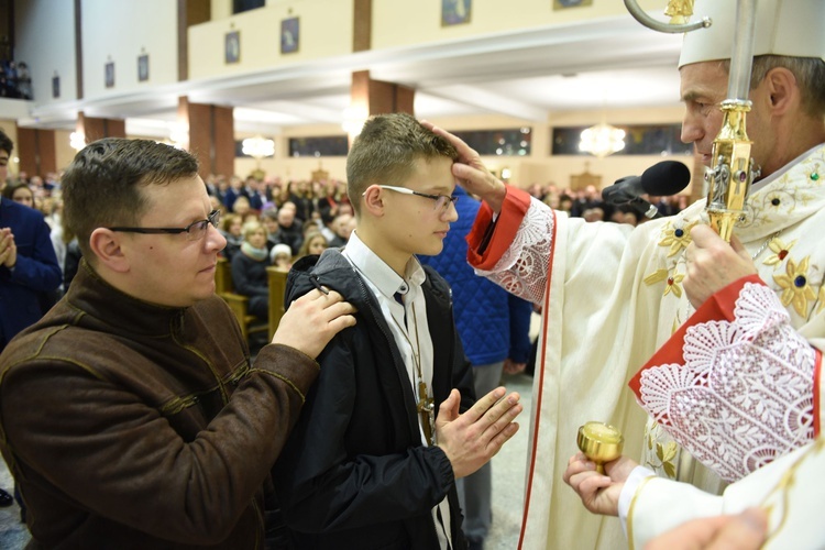 Bierzmowanie u Matki Bożej Nieustającej Pomocy w Mielcu - cz. 2