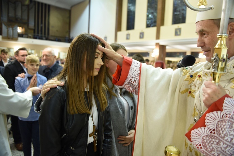 Bierzmowanie u Matki Bożej Nieustającej Pomocy w Mielcu - cz. 2