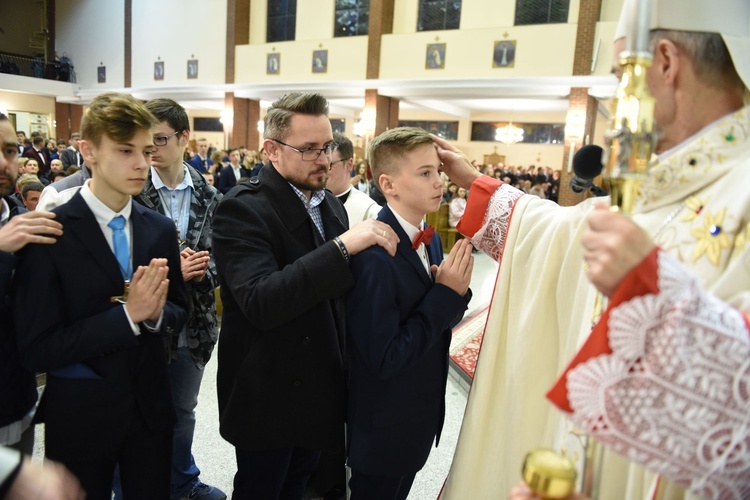 Bierzmowanie u Matki Bożej Nieustającej Pomocy w Mielcu - cz. 2