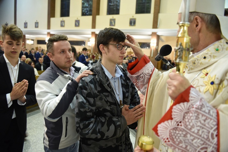 Bierzmowanie u Matki Bożej Nieustającej Pomocy w Mielcu - cz. 2