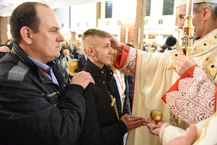 Bierzmowanie u Matki Bożej Nieustającej Pomocy w Mielcu - cz. 2