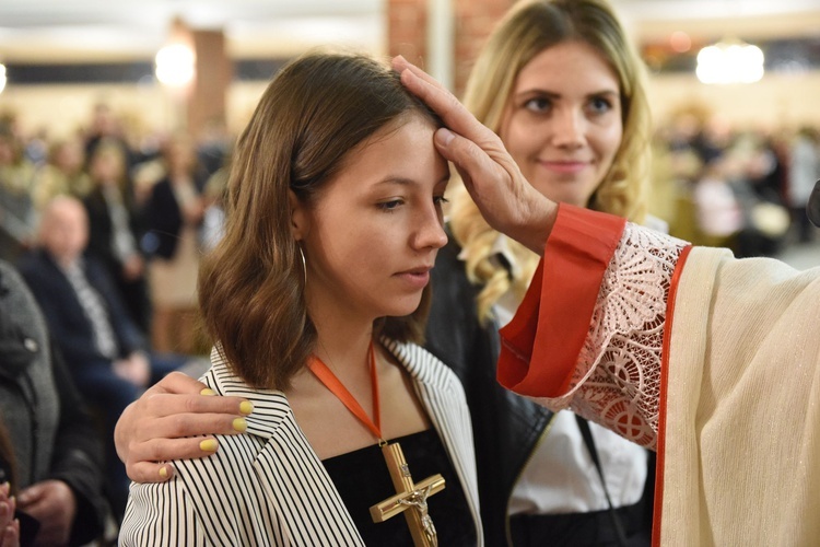 Bierzmowanie u Matki Bożej Nieustającej Pomocy w Mielcu - cz. 2