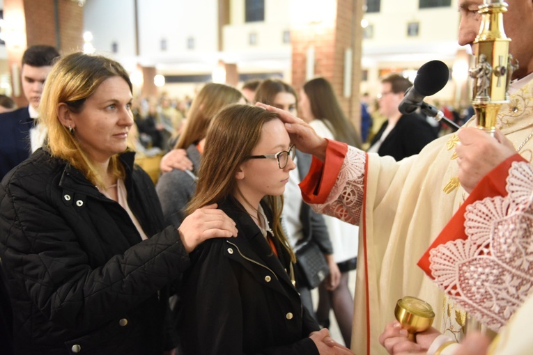 Bierzmowanie u Matki Bożej Nieustającej Pomocy w Mielcu - cz. 2