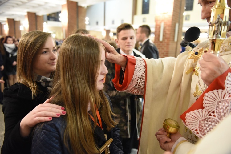 Bierzmowanie u Matki Bożej Nieustającej Pomocy w Mielcu - cz. 2