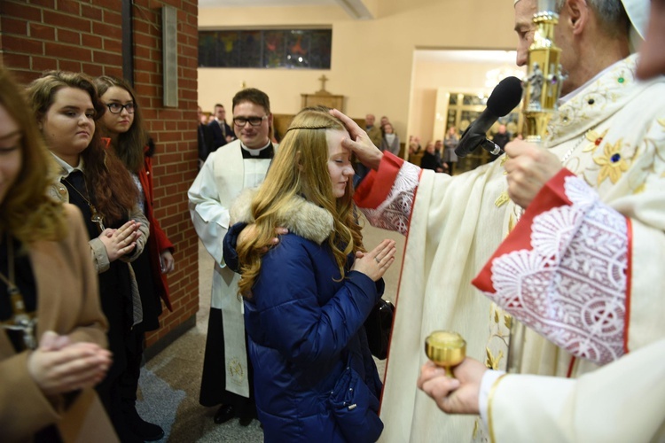 Bierzmowanie u Matki Bożej Nieustającej Pomocy w Mielcu - cz. 2