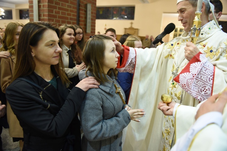 Bierzmowanie u Matki Bożej Nieustającej Pomocy w Mielcu - cz. 2