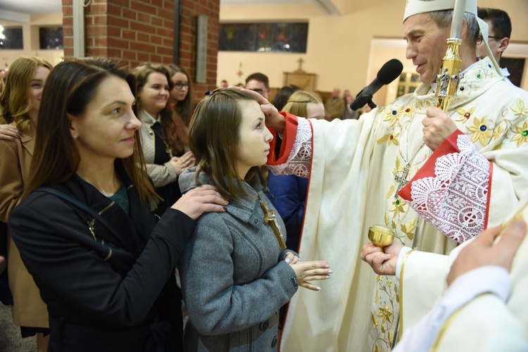 Bierzmowanie u Matki Bożej Nieustającej Pomocy w Mielcu - cz. 2