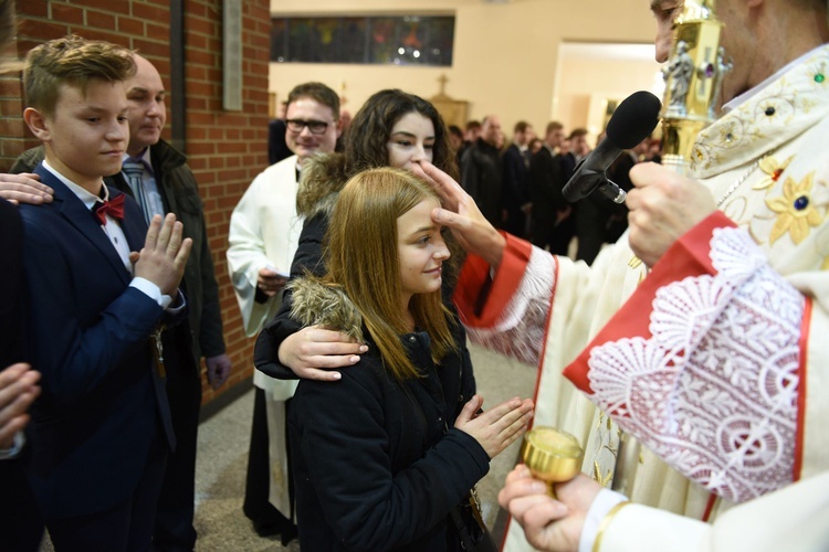 Bierzmowanie u Matki Bożej Nieustającej Pomocy w Mielcu - cz. 2