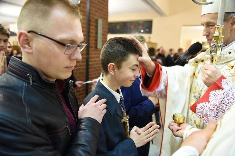 Bierzmowanie u Matki Bożej Nieustającej Pomocy w Mielcu - cz. 2