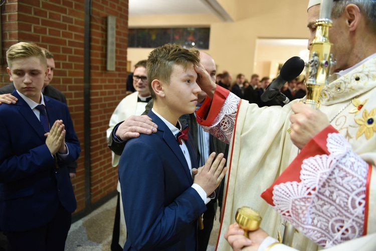 Bierzmowanie u Matki Bożej Nieustającej Pomocy w Mielcu - cz. 2