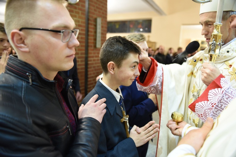 Bierzmowanie u Matki Bożej Nieustającej Pomocy w Mielcu - cz. 2