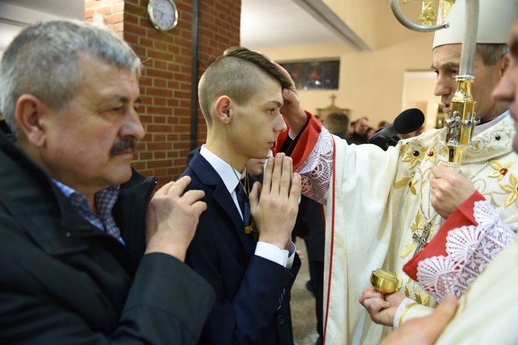 Bierzmowanie u Matki Bożej Nieustającej Pomocy w Mielcu - cz. 2