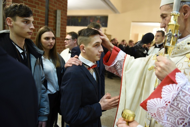 Bierzmowanie u Matki Bożej Nieustającej Pomocy w Mielcu - cz. 2