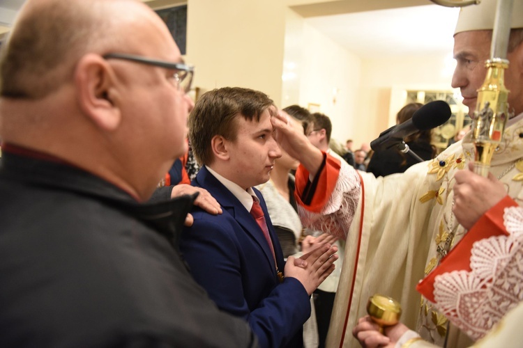 Bierzmowanie u Matki Bożej Nieustającej Pomocy w Mielcu - cz. 2