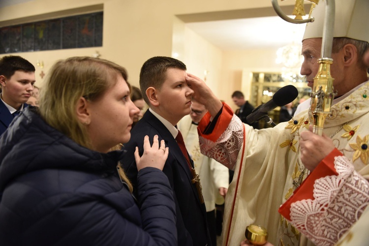 Bierzmowanie u Matki Bożej Nieustającej Pomocy w Mielcu - cz. 2