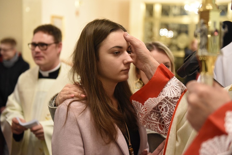 Bierzmowanie u Matki Bożej Nieustającej Pomocy w Mielcu - cz. 2